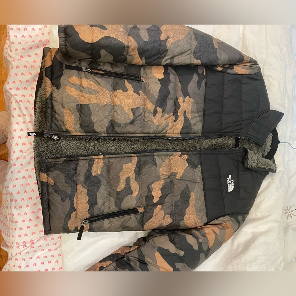 RARE reversible north face puffer